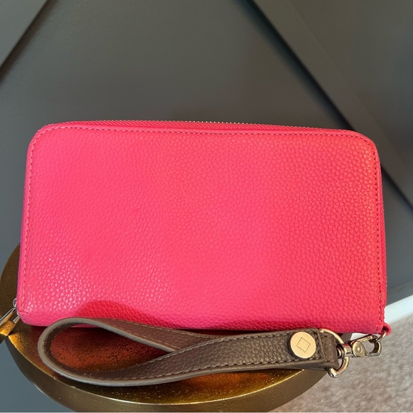 Thirty-One Women's Wallet Pink Pebble with removable strap - Picture 1 of 9